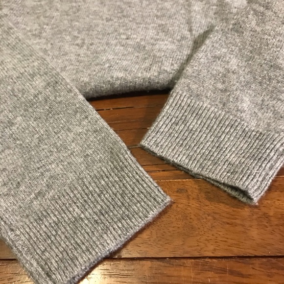 Talbots heather grey cashmere sweater, SP - Picture 4 of 5